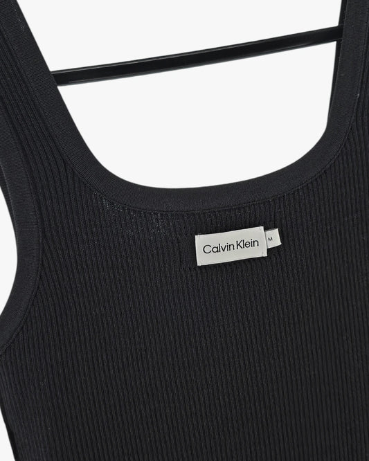 Ribbed Noir Silhouette Dress