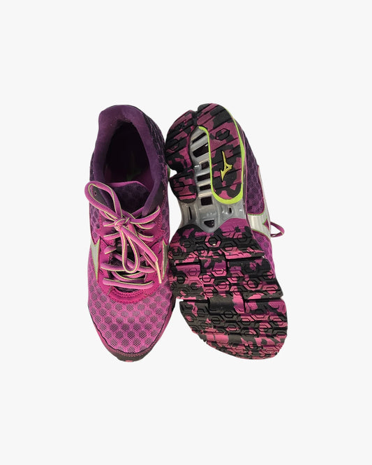 Vibrant Motion Trainers