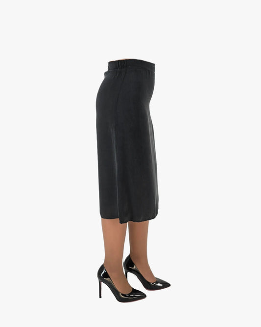 BIS WEAR Classic Black Midi Skirt